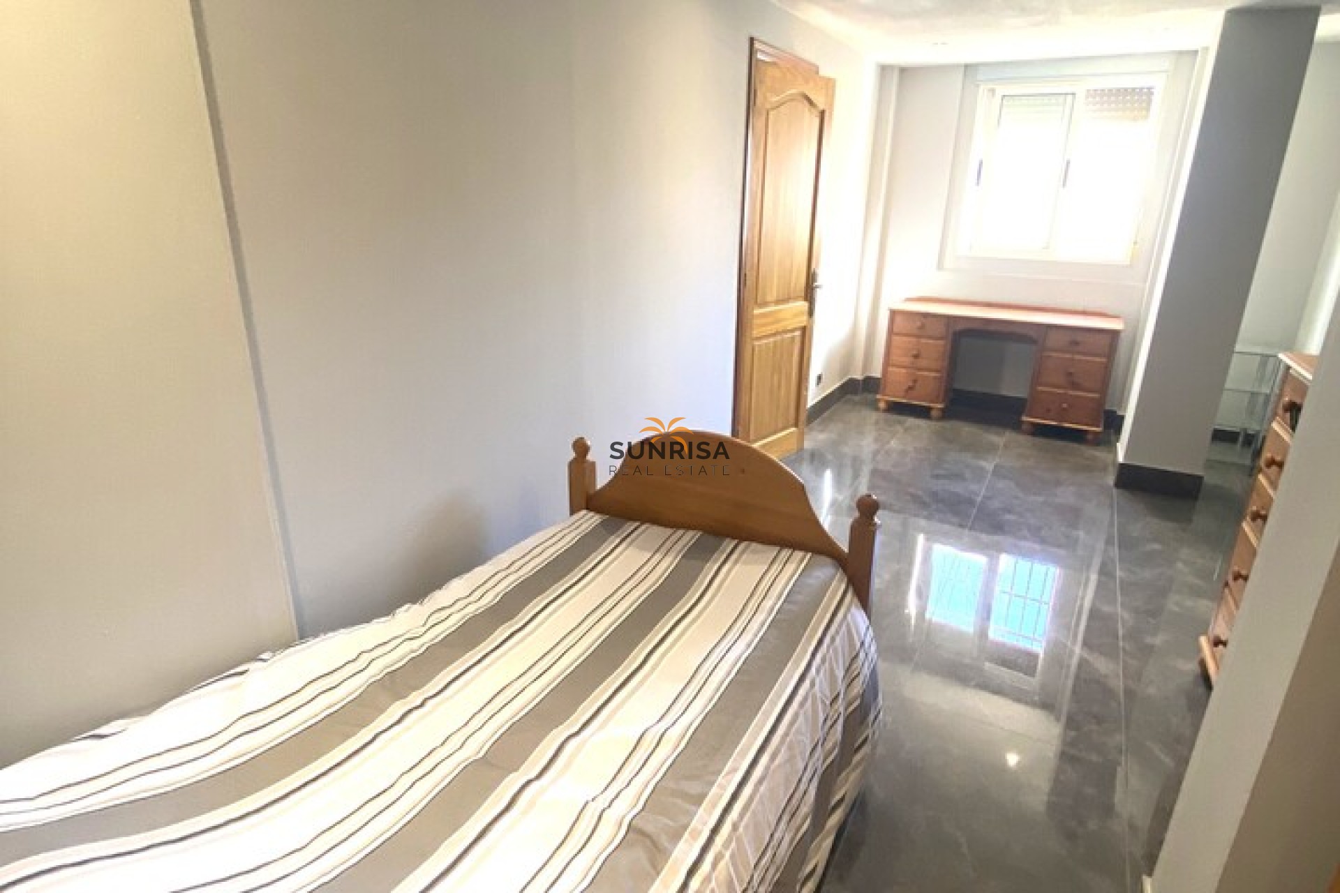 Resale - Villa - Orihuela Costa
