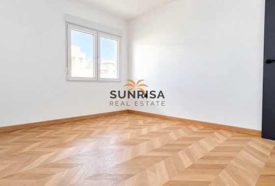 Apartment · Resale - Torrevieja · Alicante · Spain