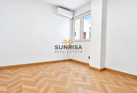 Apartment · Resale - Torrevieja · Alicante · Spain
