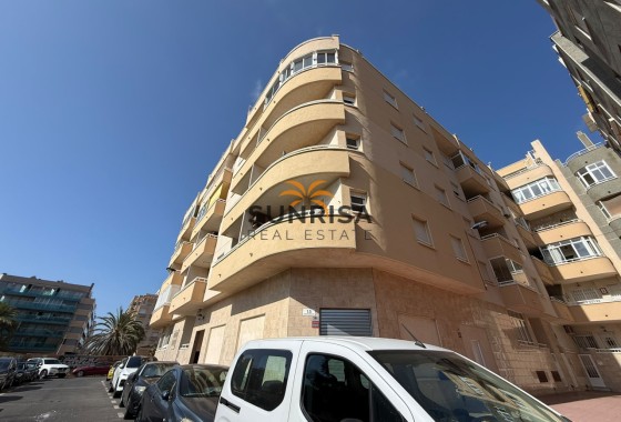Apartment · Resale - Torrevieja · Playa de los Locos · Alicante · Spain