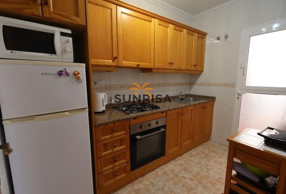 Bungalow · Herverkoop - Orihuela Costa · La Zenia · Alicante · Spanje