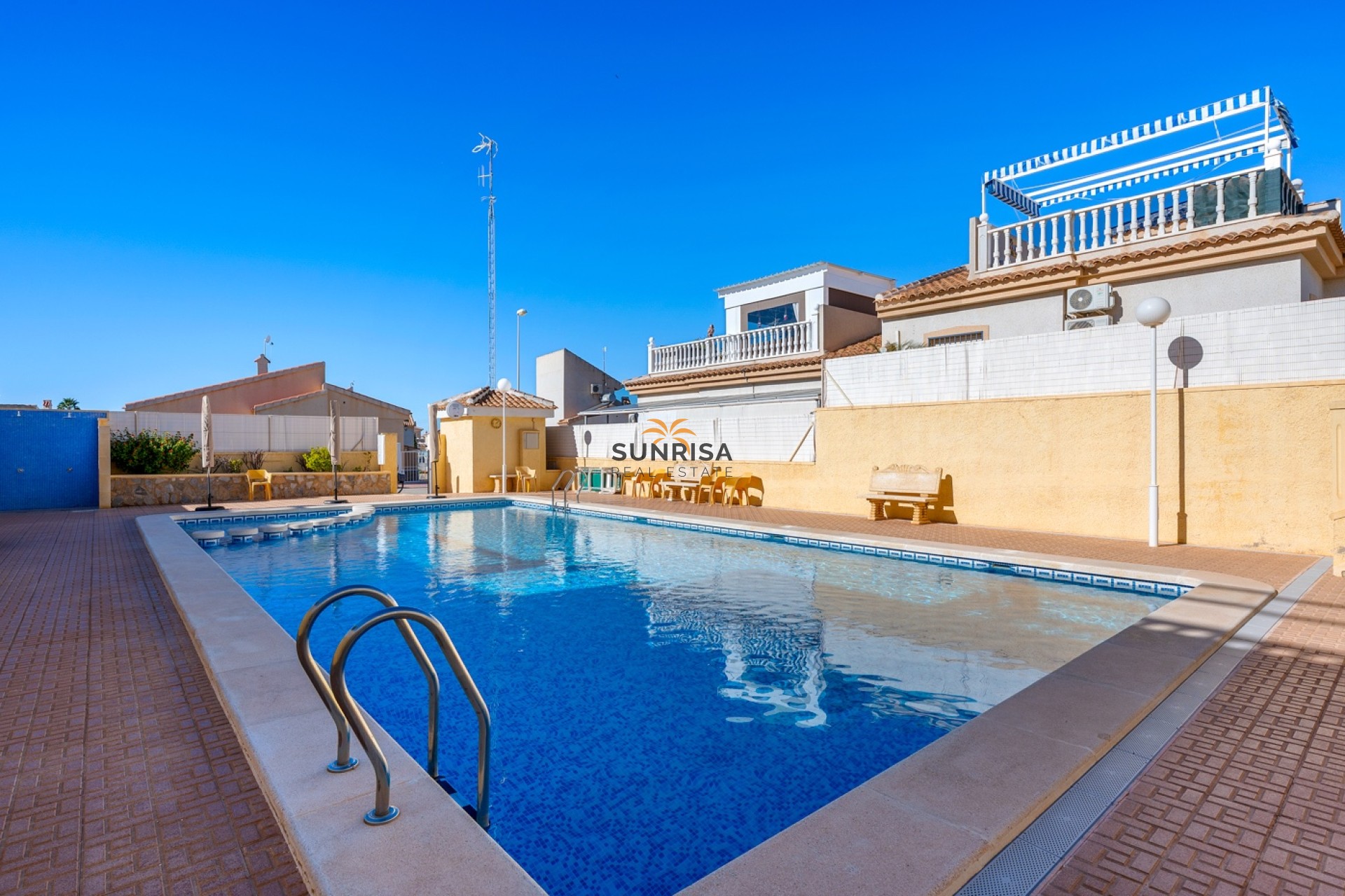 Resale - House - Ciudad Quesada