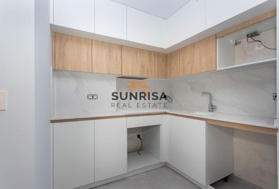 Appartement · Herverkoop - Torrevieja · Paseo maritimo · Alicante · Spanje
