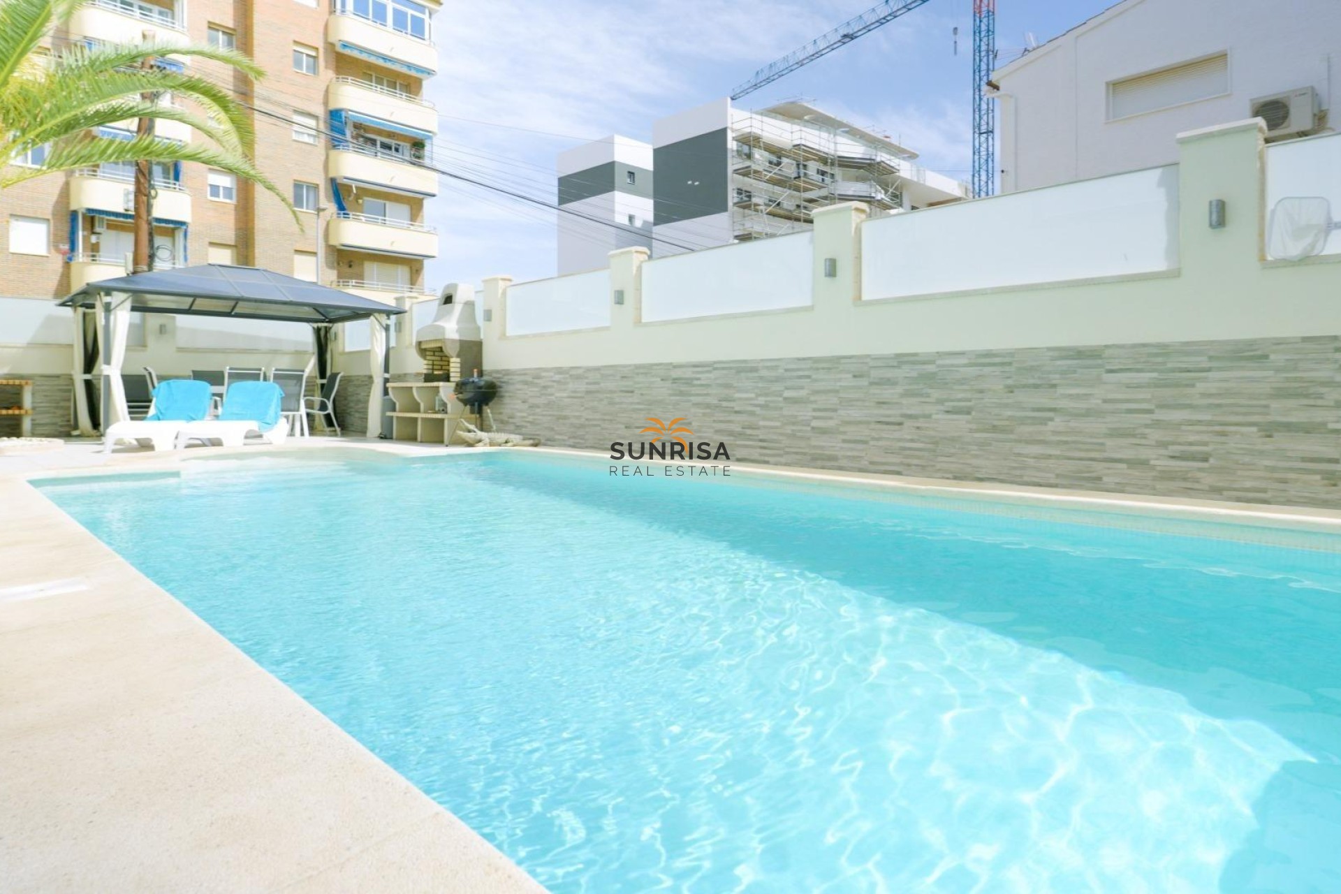 Herverkoop - Herenhuis - Torrevieja