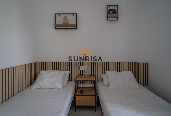 Apartment · Resale - Pilar de la Horadada · Mil Palmeras · Alicante · Spain