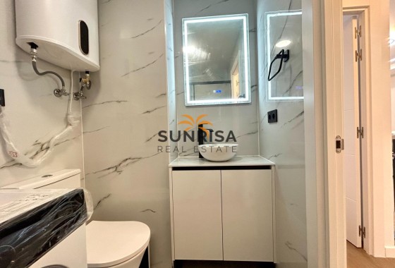 Apartamento · Reventa - Torrevieja · Punta Prima · Alicante · España