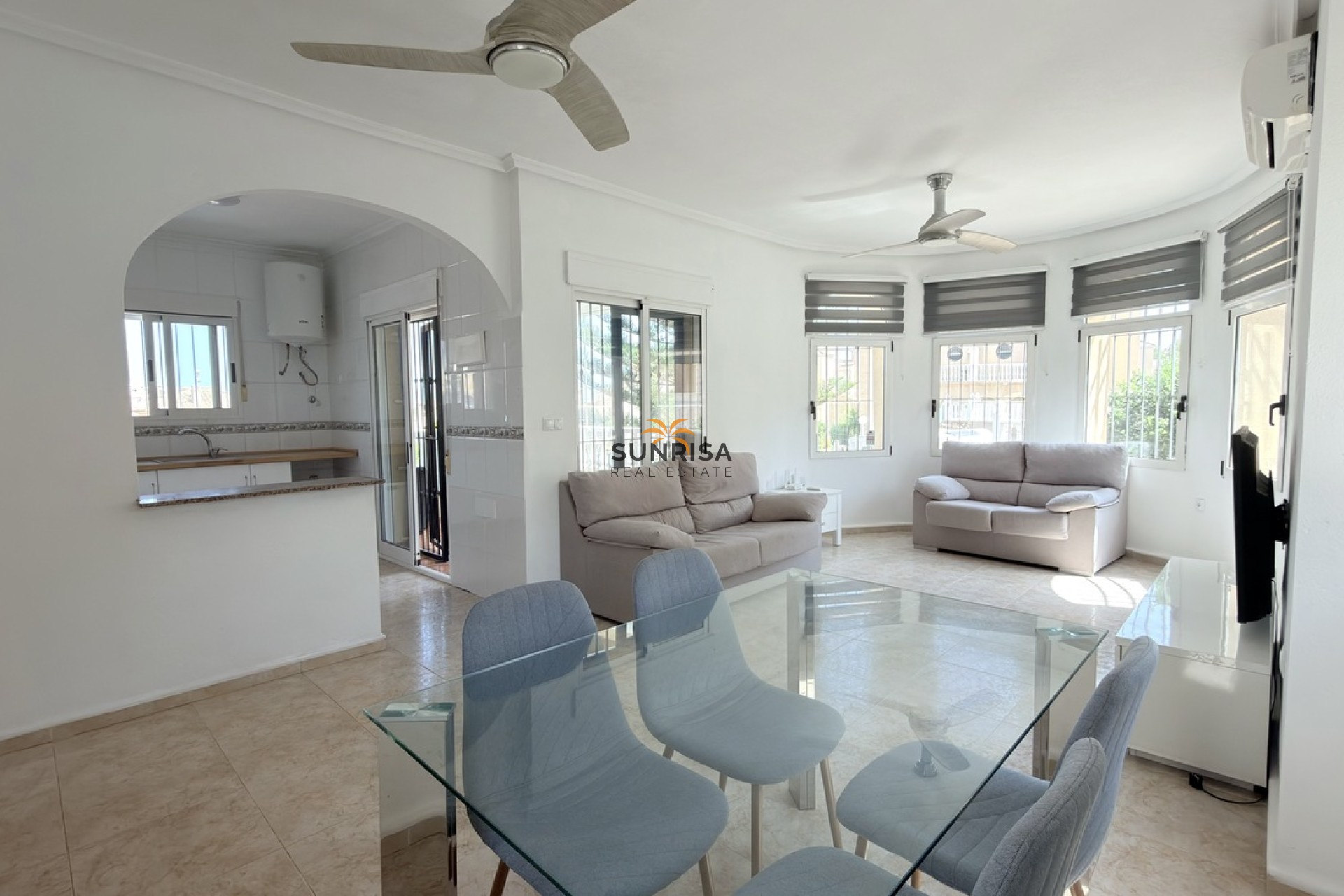 Resale - Villa - Villamartin