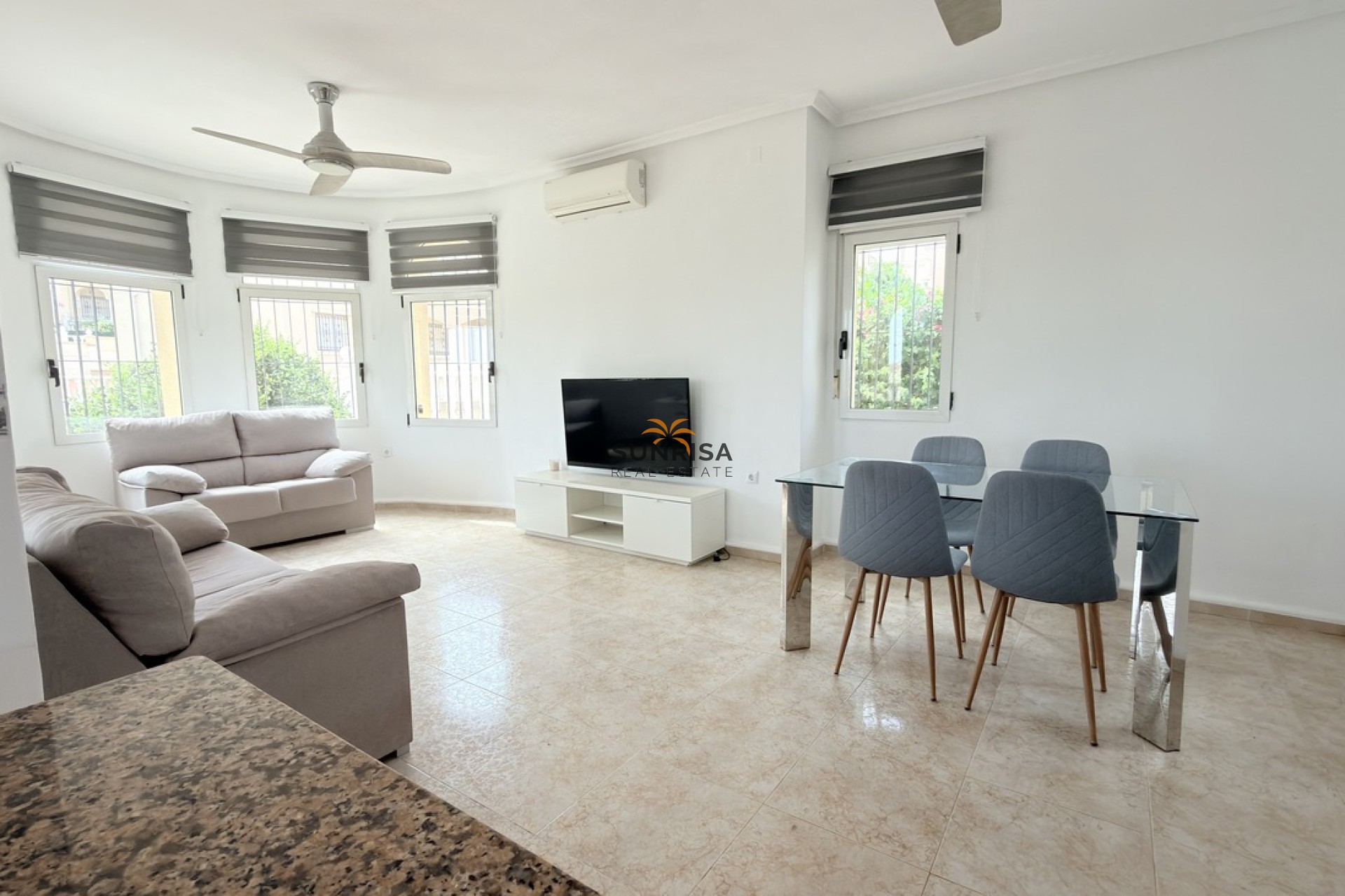 Resale - Villa - Villamartin