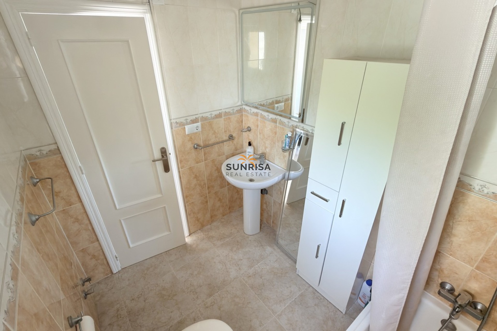 Resale - Villa - Villamartin