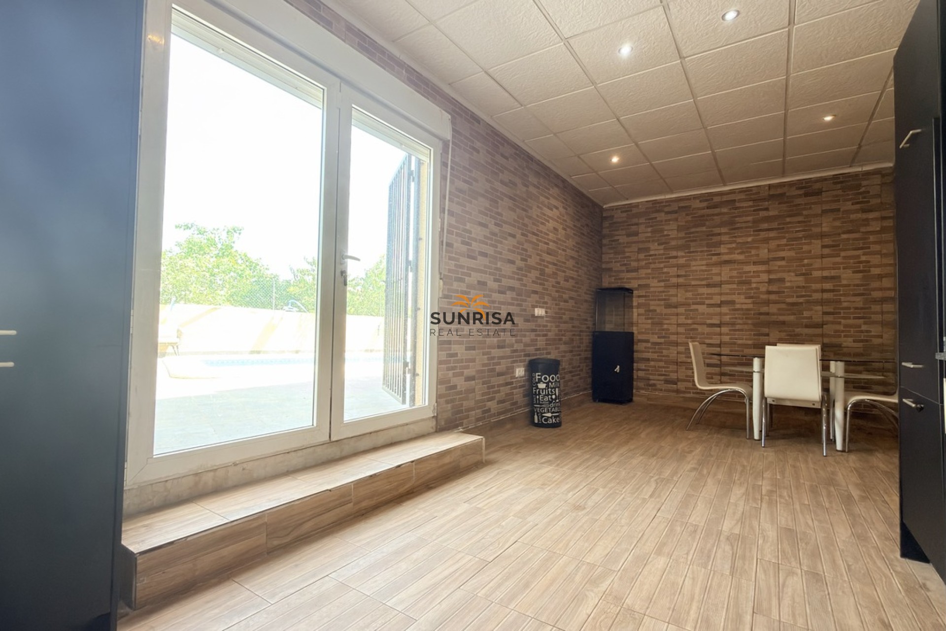Resale - Villa - Villamartin