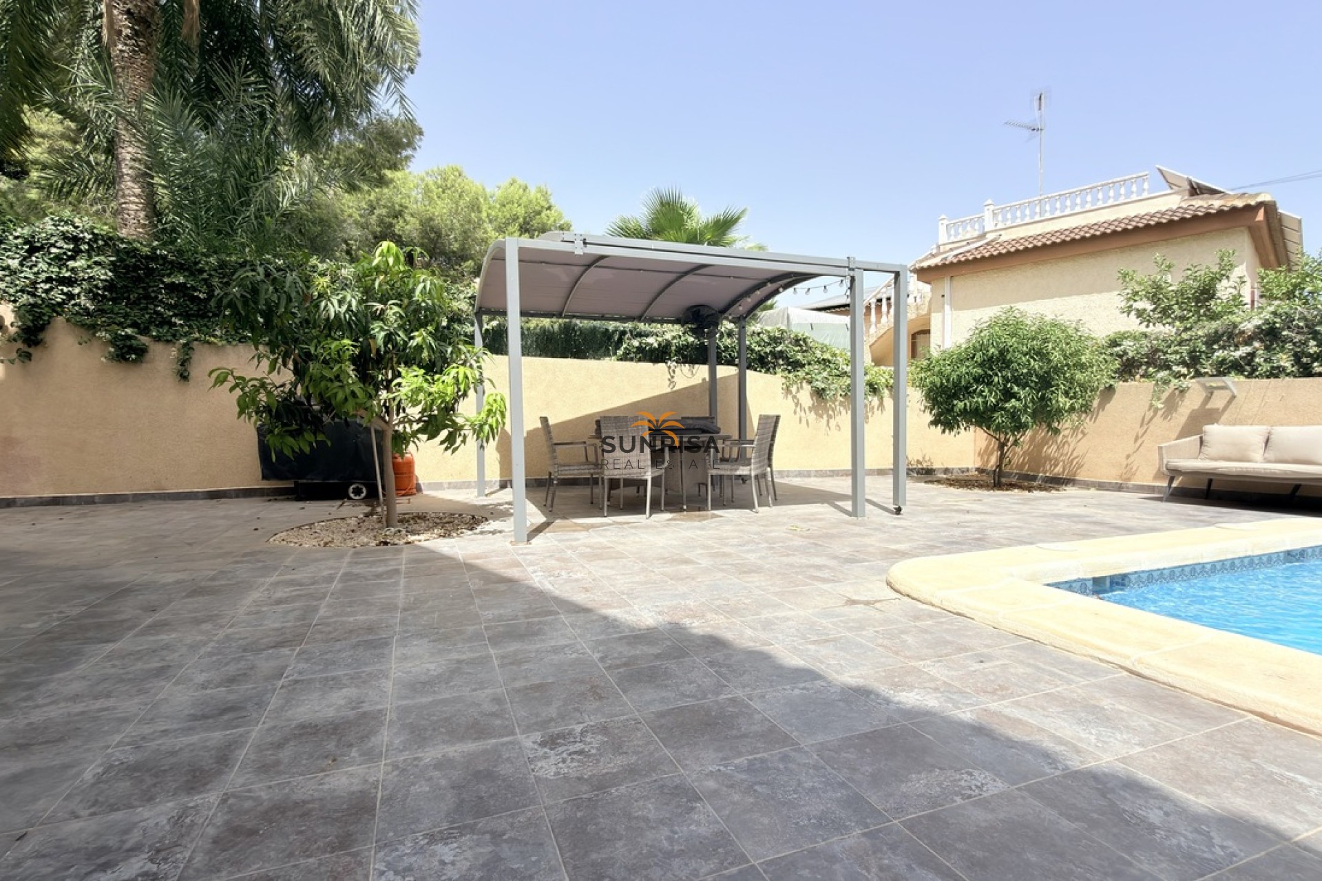 Resale - Villa - Villamartin