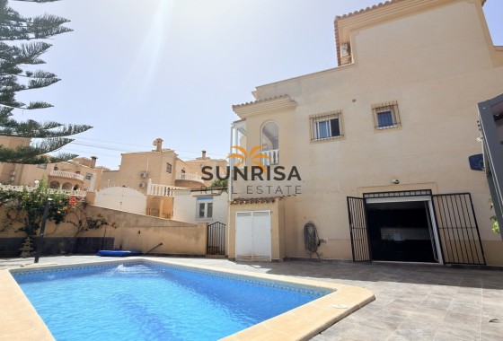 Villa · Resale - Villamartin · Alicante · Spain