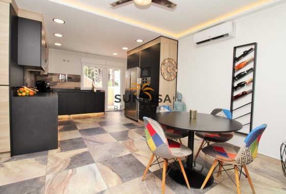 Villa · Resale - Villamartin · Las Violetas · Alicante · Spain