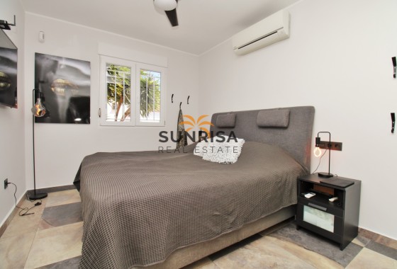 Villa · Resale - Villamartin · Las Violetas · Alicante · Spain