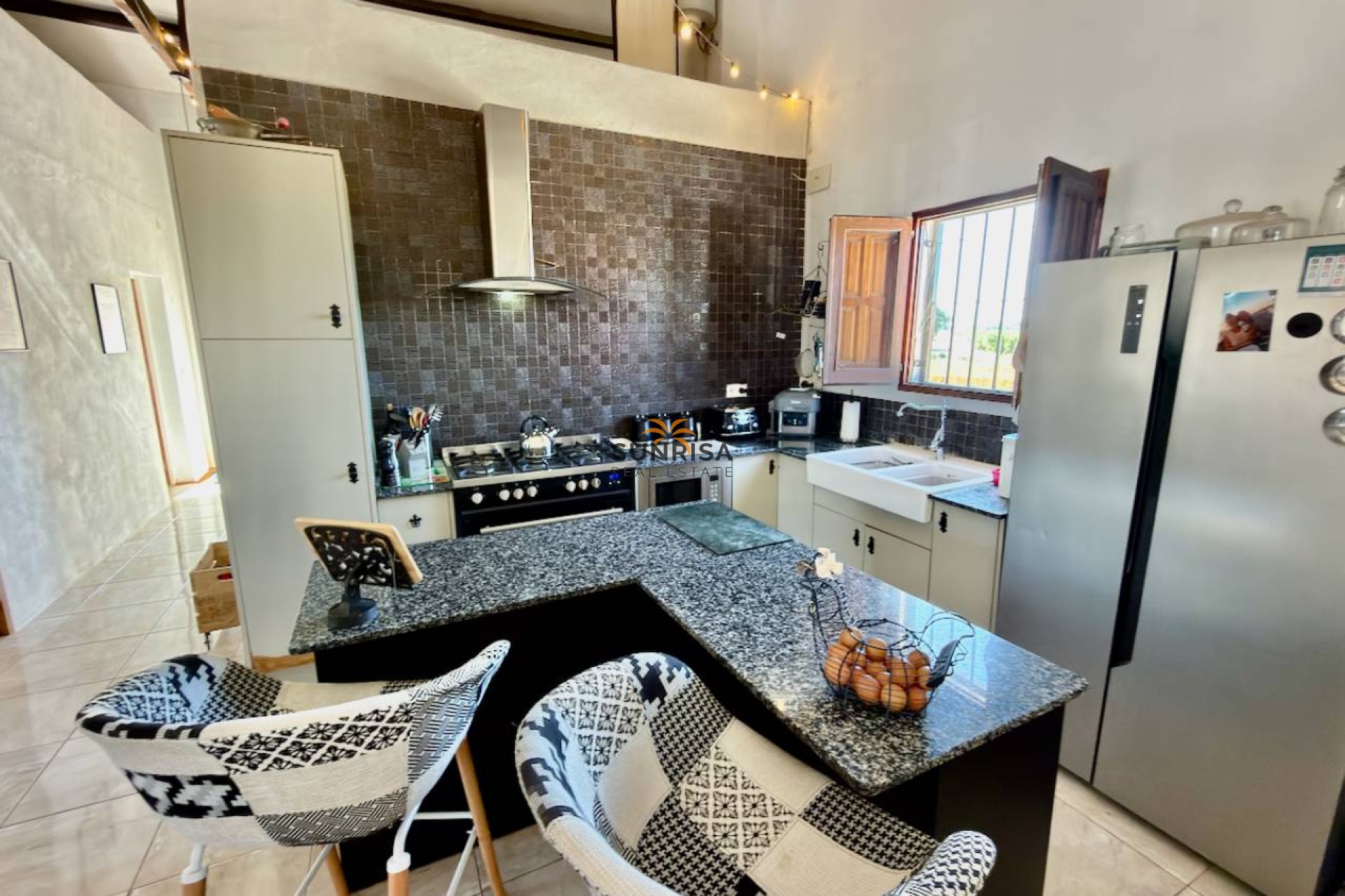 Resale - Country house - Dolores