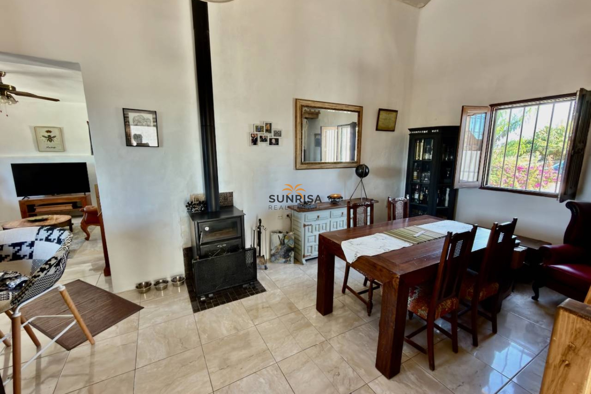 Resale - Country house - Dolores