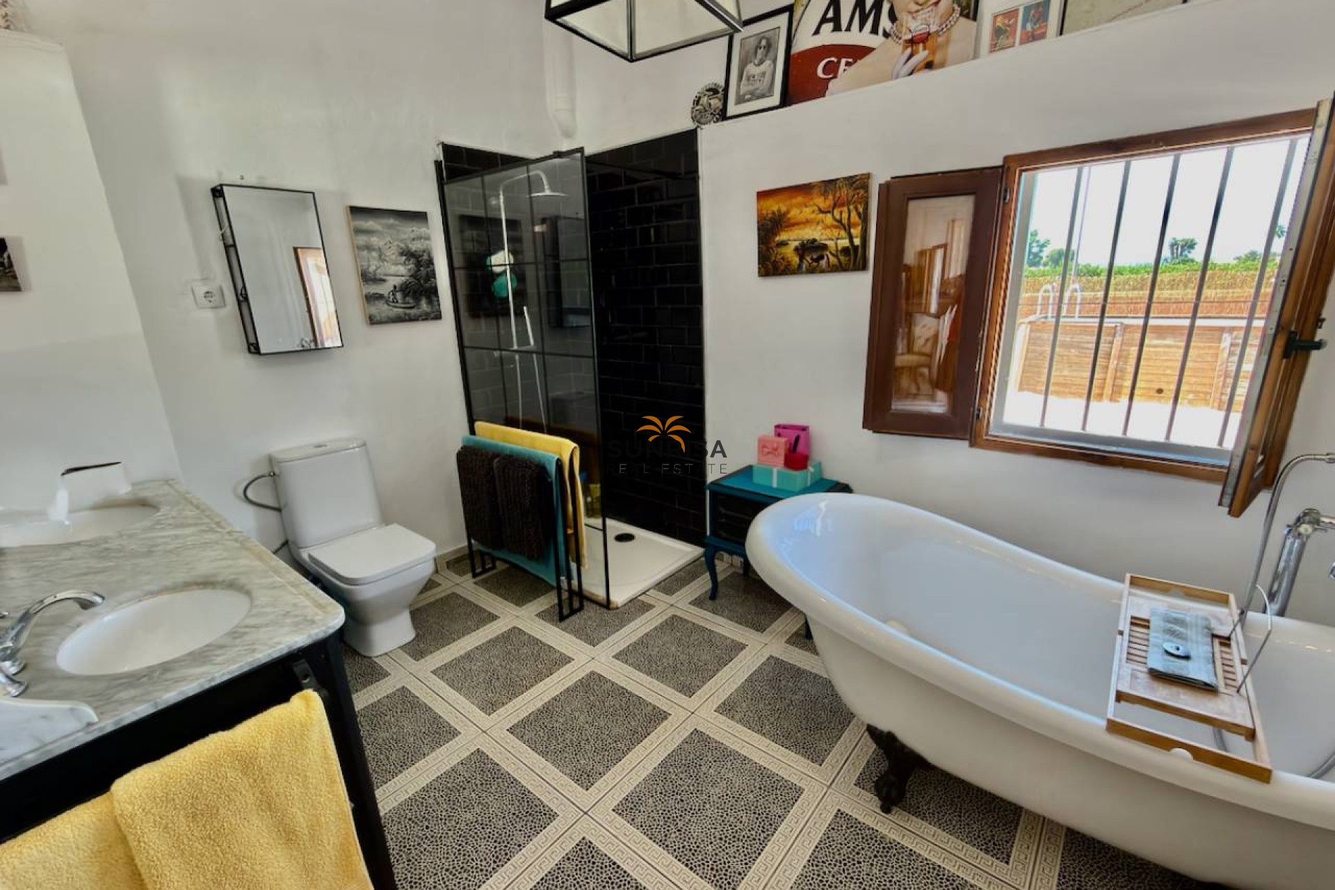 Resale - Country house - Dolores