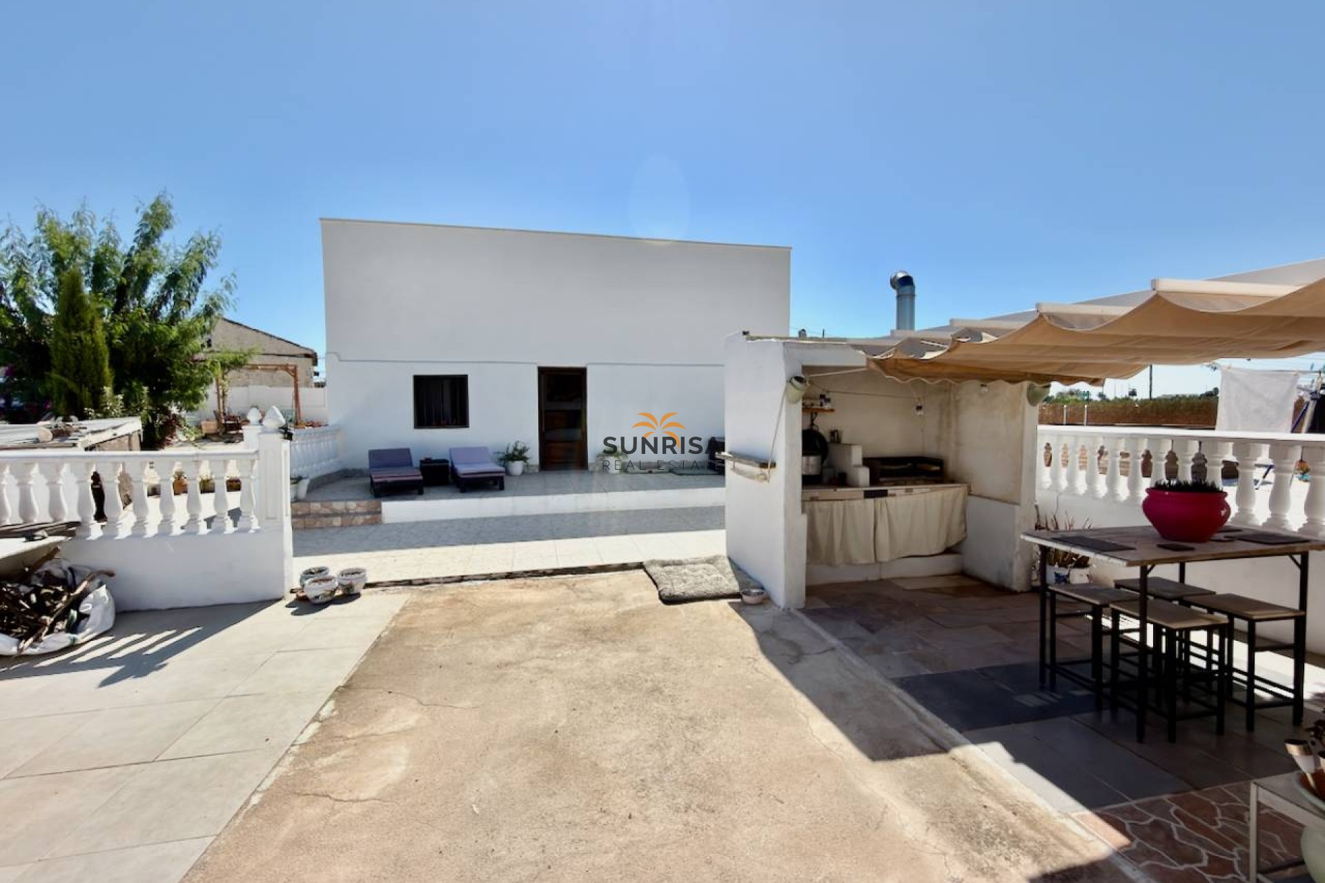 Resale - Country house - Dolores