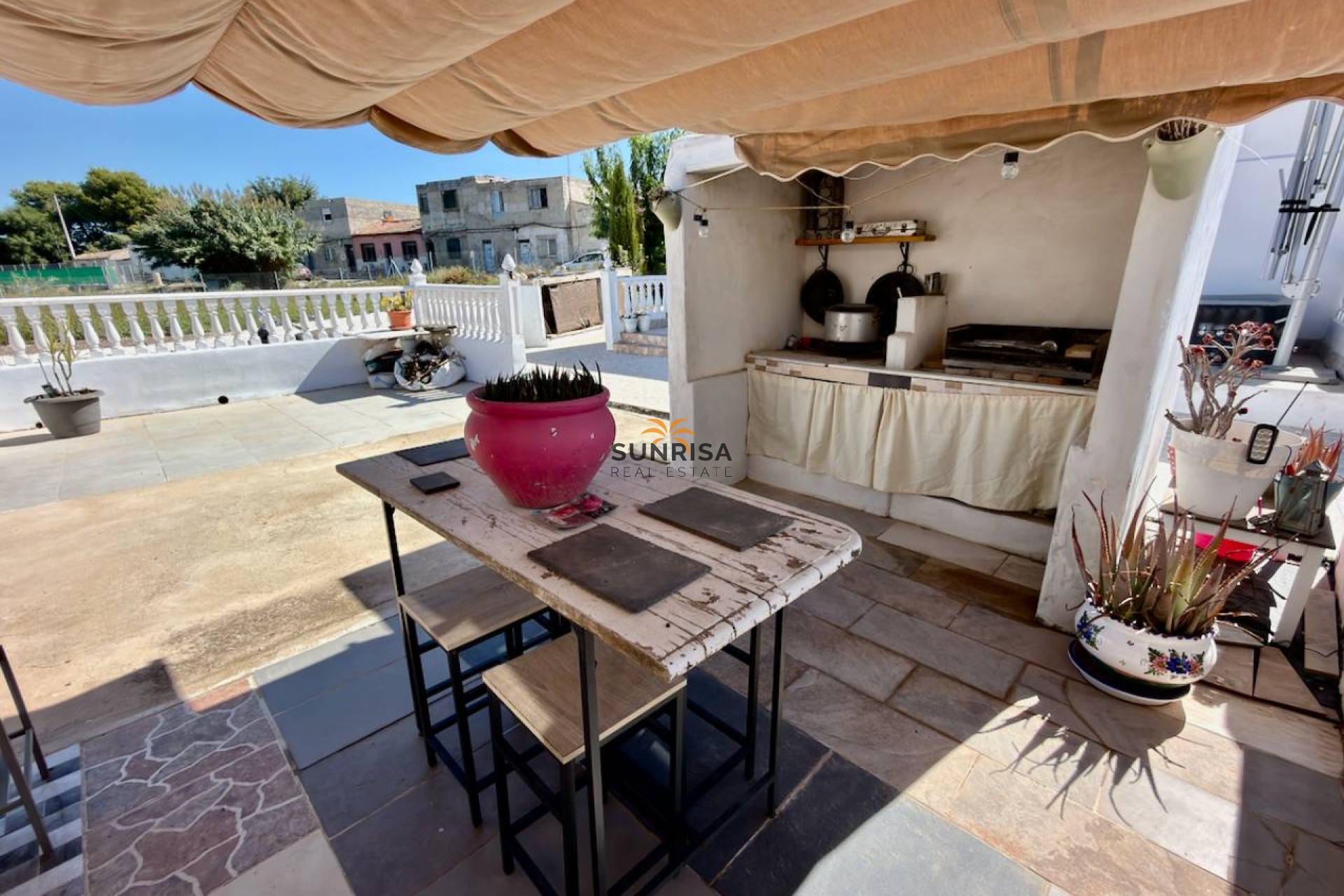 Resale - Country house - Dolores