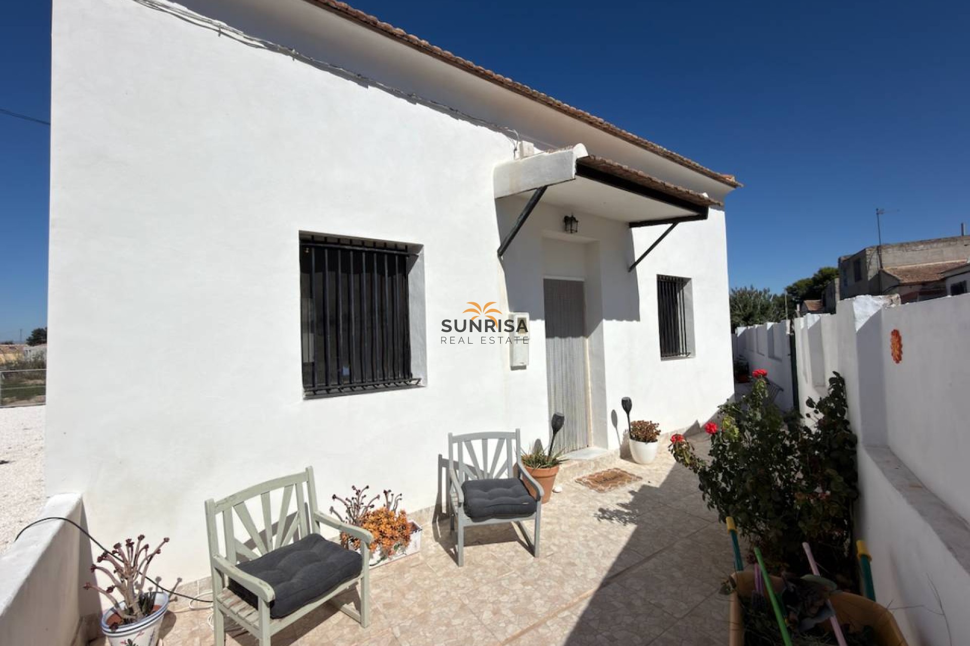 Resale - Country house - Dolores
