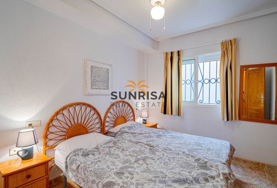 Apartment · Resale - Punta Prima · Alicante · Spain