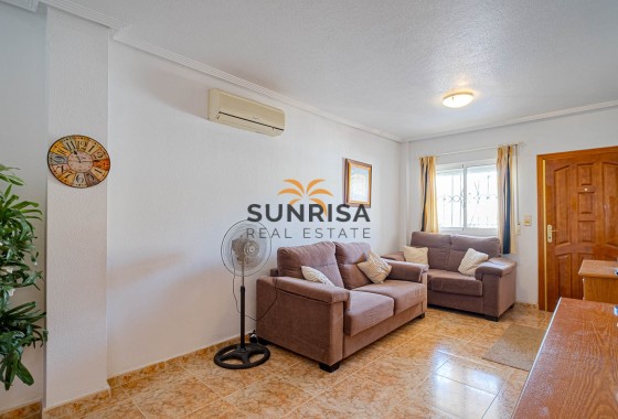 Apartment · Resale - Punta Prima · Alicante · Spain