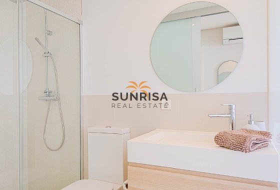 Apartamento · Reventa - Punta Prima · Alicante · España
