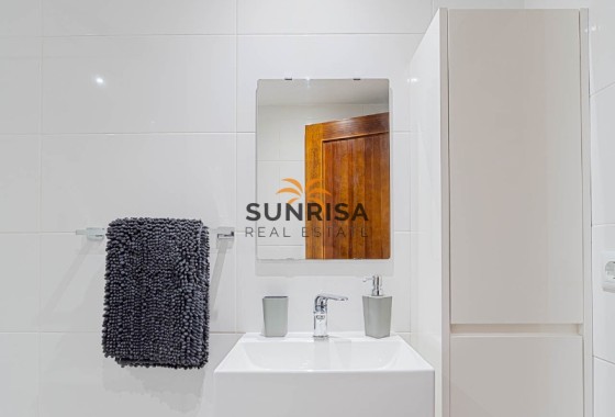 Apartamento · Reventa - Punta Prima · Alicante · España