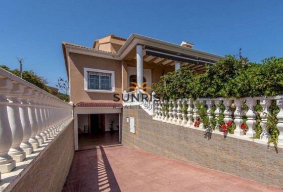 Villa · Herverkoop - Torrevieja · La Mata · Alicante · Spanje