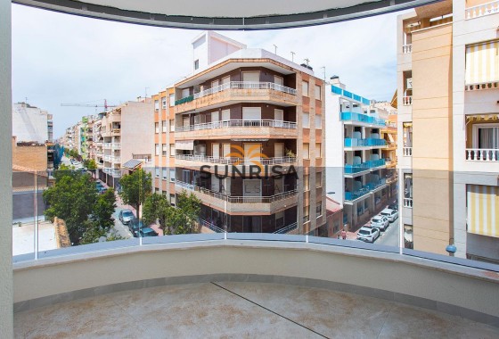 Apartment · Resale - Torrevieja · Paseo maritimo · Alicante · Spain