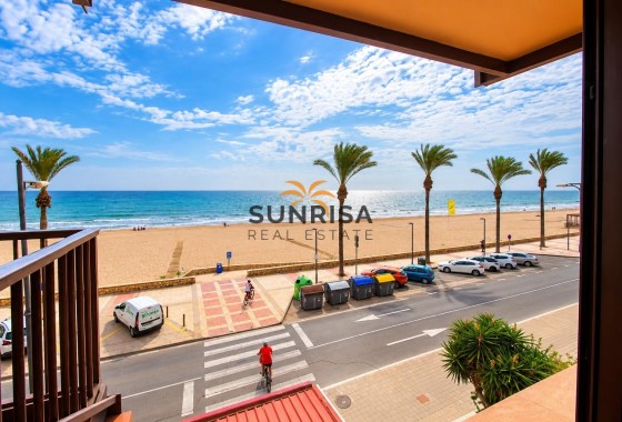 Appartement · Herverkoop - El Campello · Playa Muchavista · Alicante · Spanje