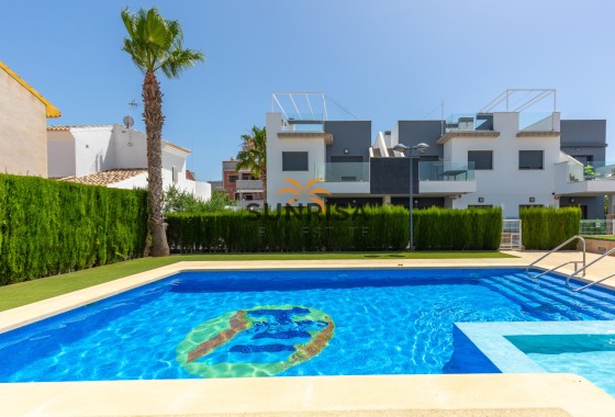Apartment · Resale - Pilar de la Horadada · Alicante · Spain