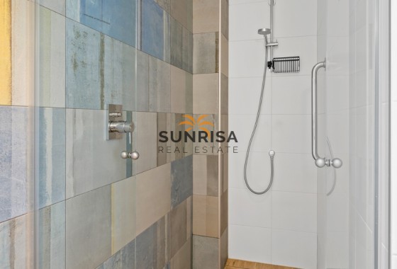 Appartement · Herverkoop - Las Colinas Golf & Country Club · Alicante · Spanje