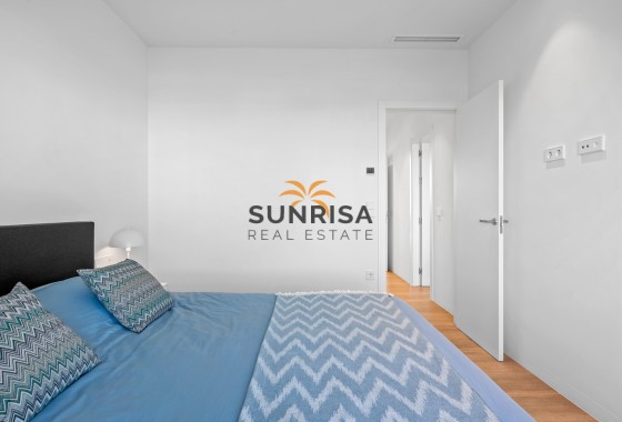 Appartement · Herverkoop - Las Colinas Golf & Country Club · Alicante · Spanje