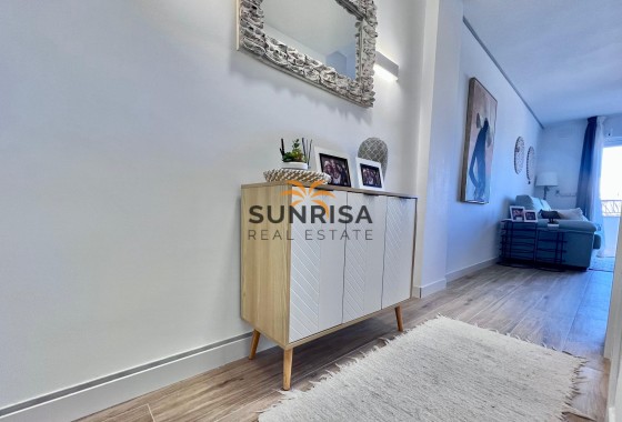 Appartement · Herverkoop - Torrevieja · Punta Prima · Alicante · Spanje
