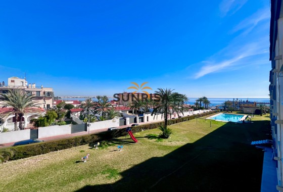 Appartement · Herverkoop - Torrevieja · Punta Prima · Alicante · Spanje