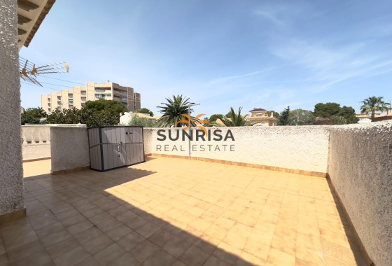 Villa · Herverkoop - Orihuela Costa · La Zenia · Alicante · Spanje