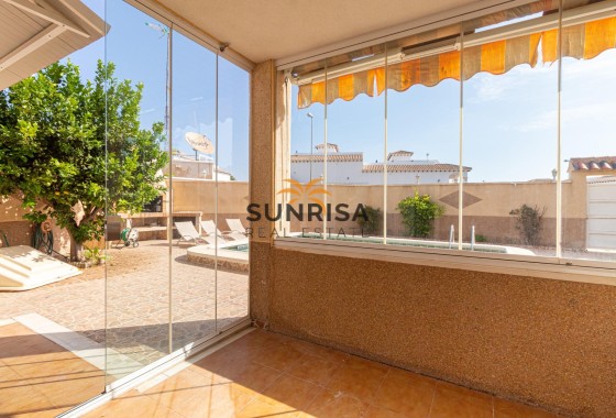 Bungalow · Herverkoop - Orihuela Costa · Punta Prima · Alicante · Spanje