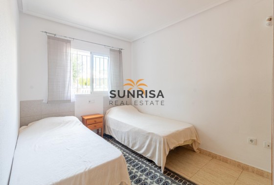 Bungalow · Herverkoop - Orihuela Costa · Punta Prima · Alicante · Spanje