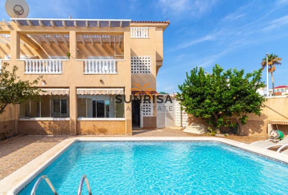 Bungalow · Herverkoop - Orihuela Costa · Punta Prima · Alicante · Spanje