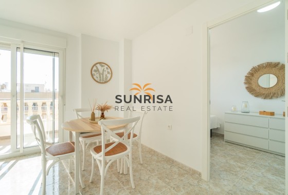 Appartement · Herverkoop - Torrevieja · La Mata · Alicante · Spanje