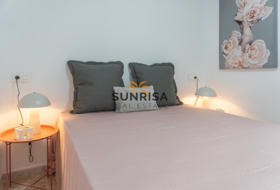 Appartement · Herverkoop - Torrevieja · La Mata · Alicante · Spanje
