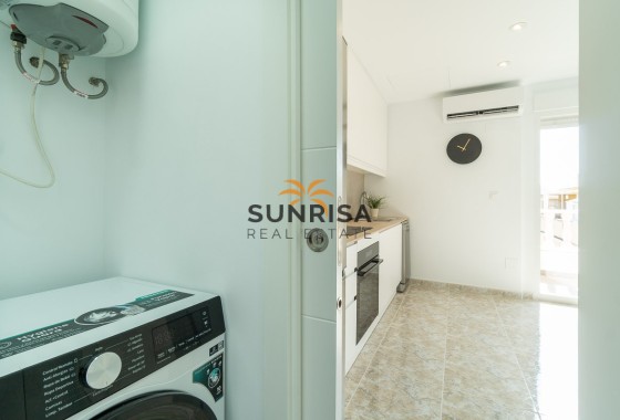 Appartement · Herverkoop - Torrevieja · La Mata · Alicante · Spanje