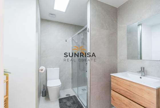 Appartement · Herverkoop - Torrevieja · La Mata · Alicante · Spanje