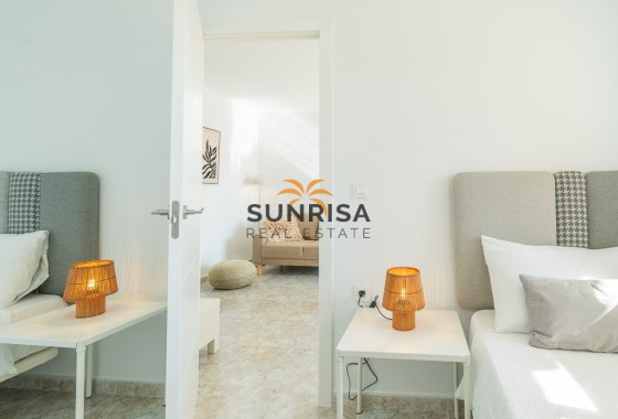 Appartement · Herverkoop - Torrevieja · La Mata · Alicante · Spanje