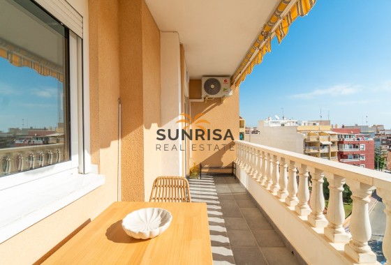Appartement · Herverkoop - Torrevieja · La Mata · Alicante · Spanje