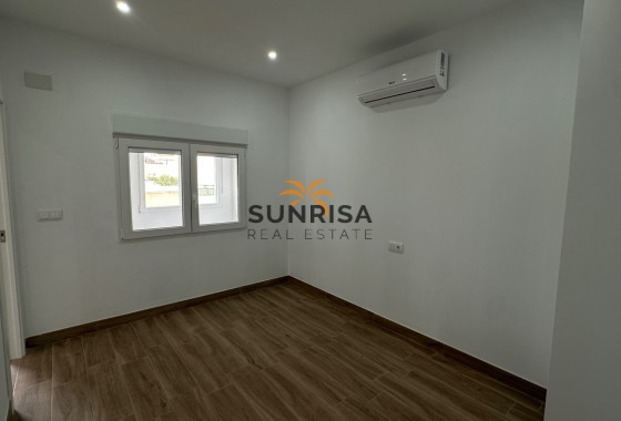 Appartement · Herverkoop - Torrevieja · Centro · Alicante · Spanje