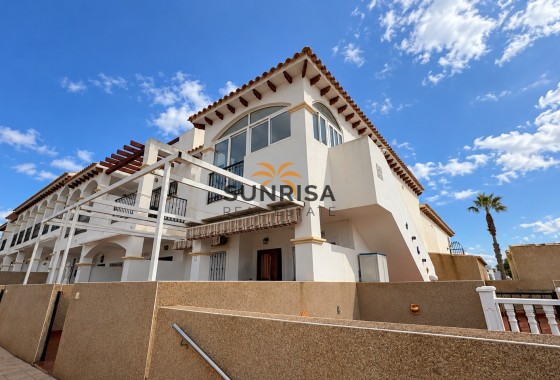 Bungalow · Herverkoop - Orihuela Costa · Punta Prima · Alicante · Spanje
