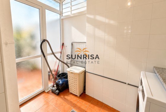 Bungalow · Herverkoop - Orihuela Costa · Punta Prima · Alicante · Spanje