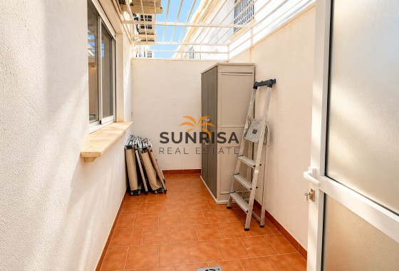 Bungalow · Herverkoop - Orihuela Costa · Punta Prima · Alicante · Spanje